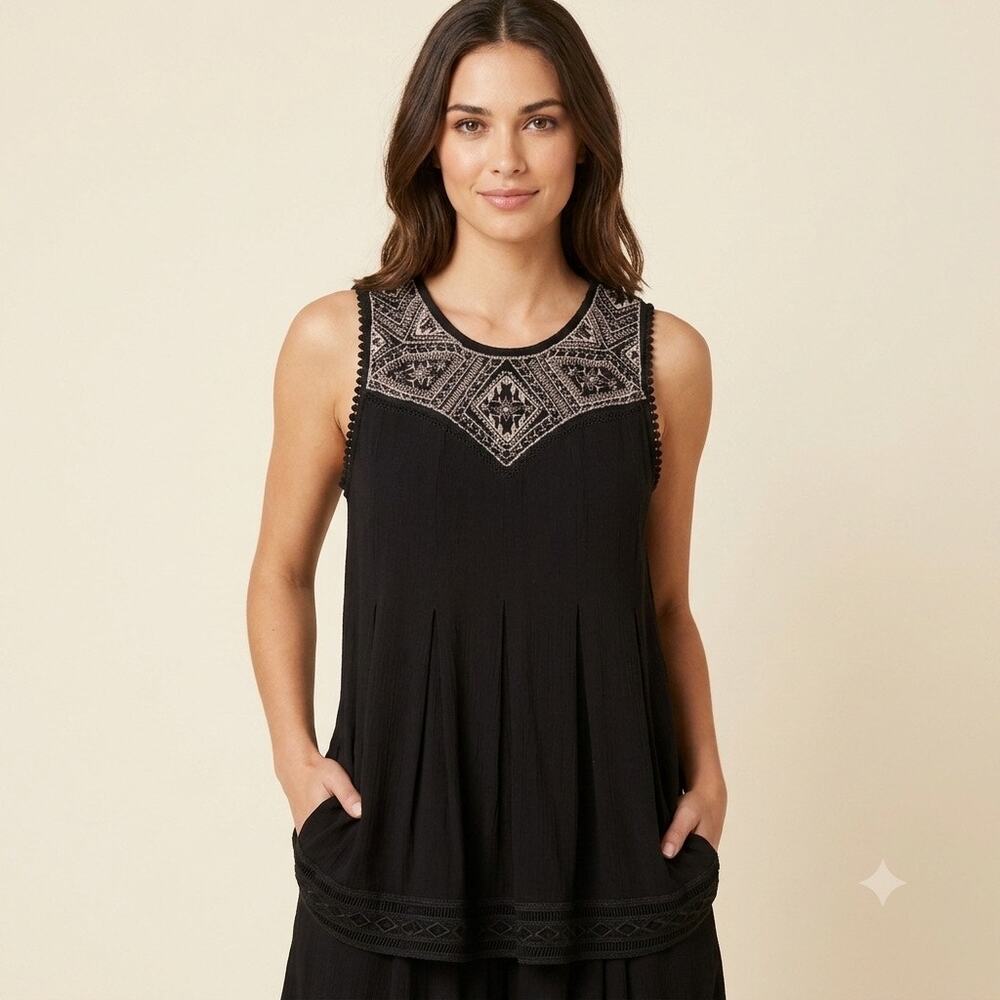 120-Knox Rose Embroidered Tank size M / PTP 19”